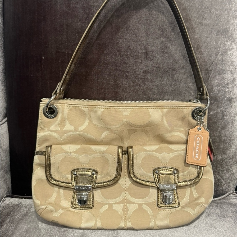 SOLD ❌ Coach Beige and Gold Shoulder Bag